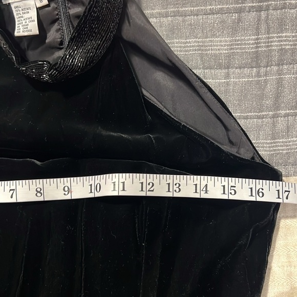 🖤VTG Rimini, Velvet Noir, Halter,Sexy Lower Slit, Lined, Zippered Back, Size 8 - Picture 13 of 17